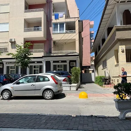 Royal * Durrës